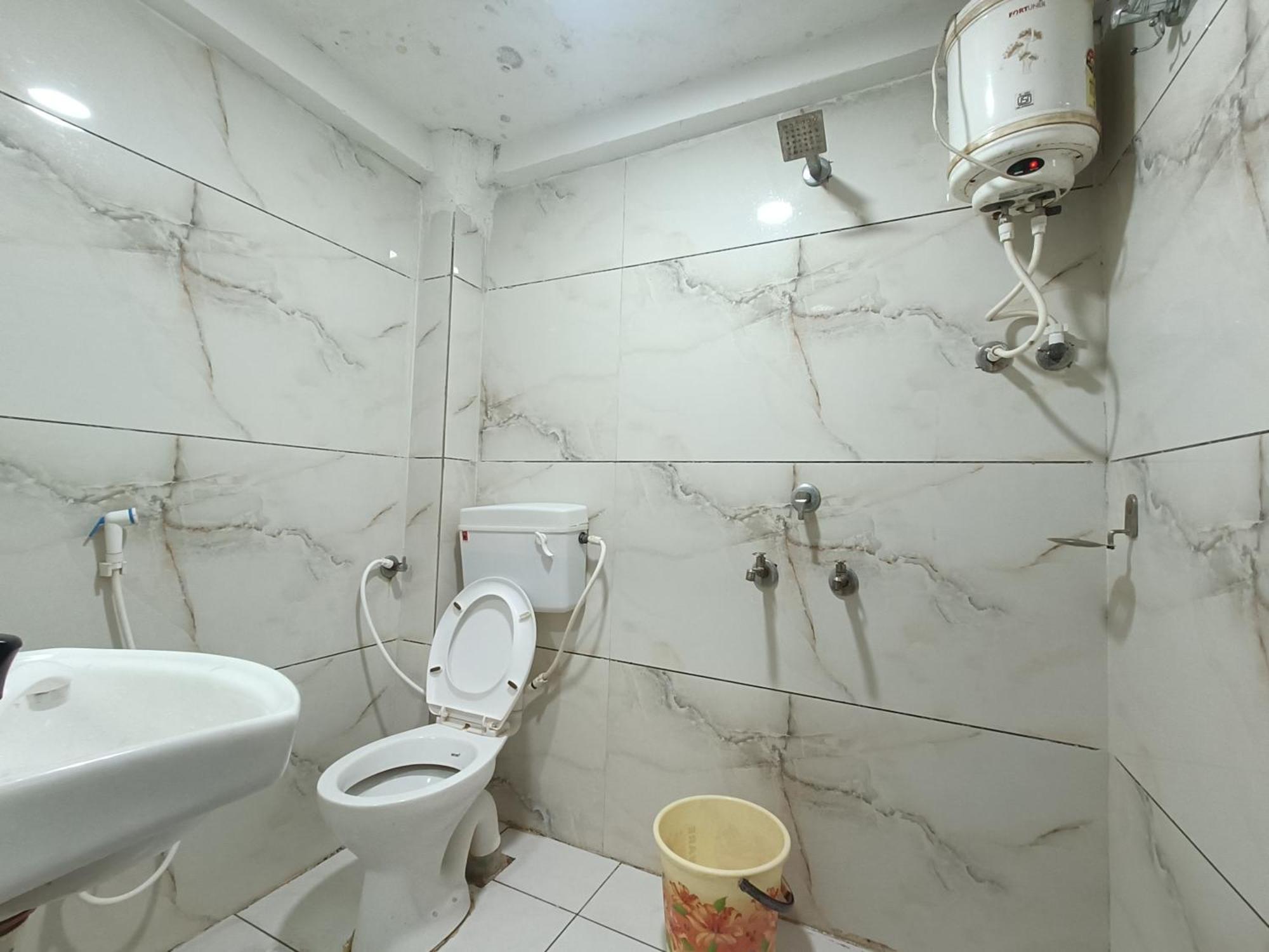 Ginger Hotels Ujjain Tower Kshipra Inn-Family Stay Airconditioned Hotel Exterior photo