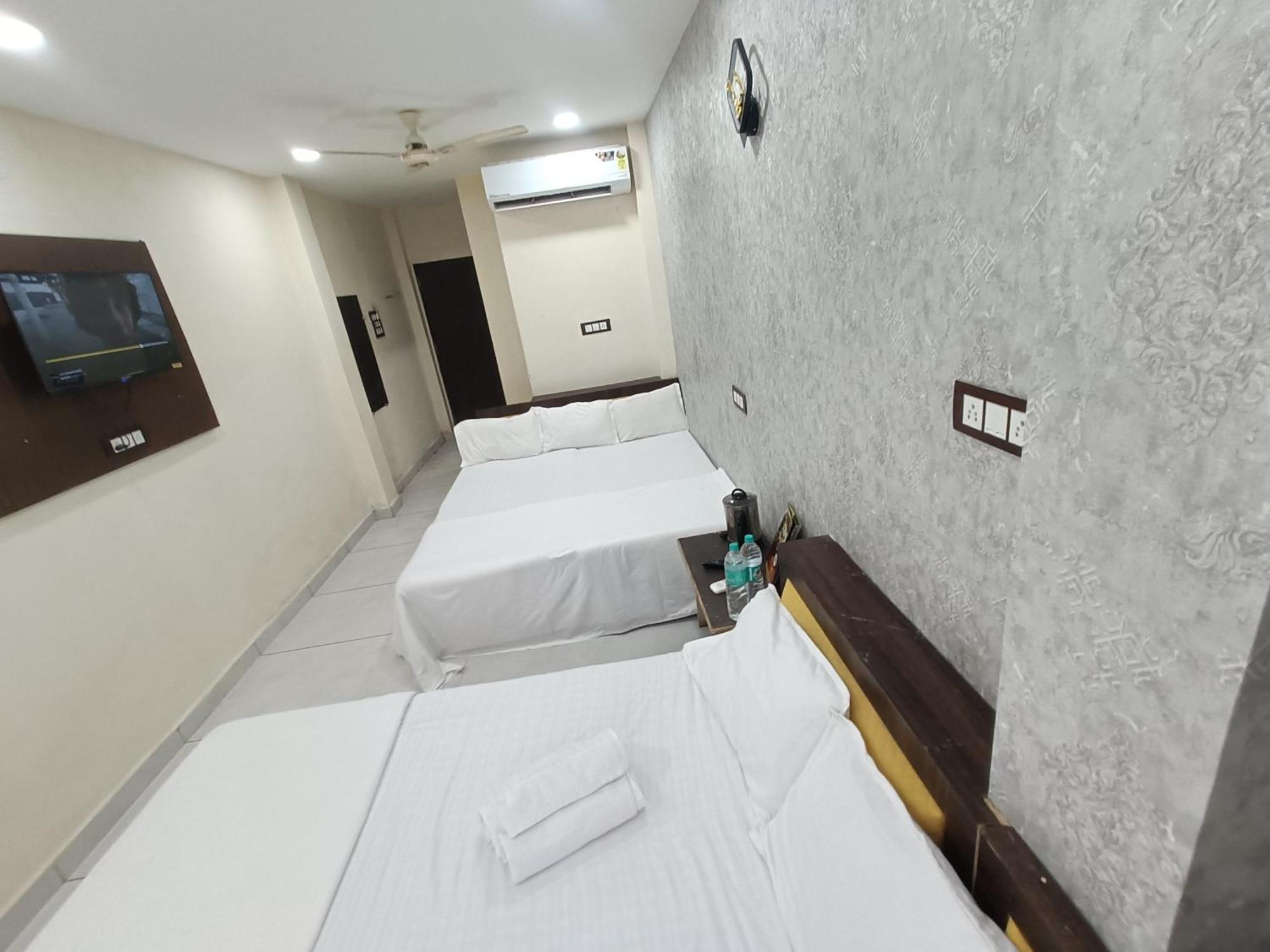 Ginger Hotels Ujjain Tower Kshipra Inn-Family Stay Airconditioned Hotel Exterior photo